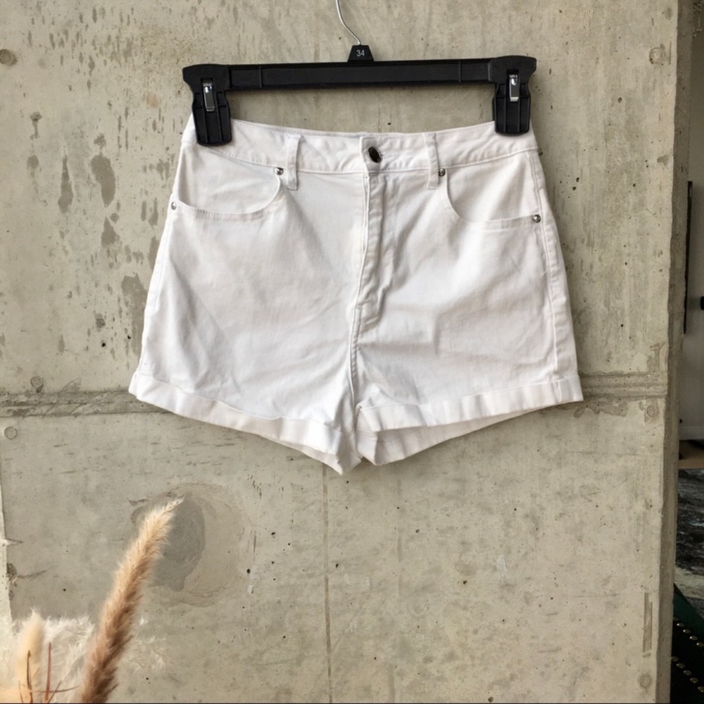 Forever 21 White Short Shorts 28